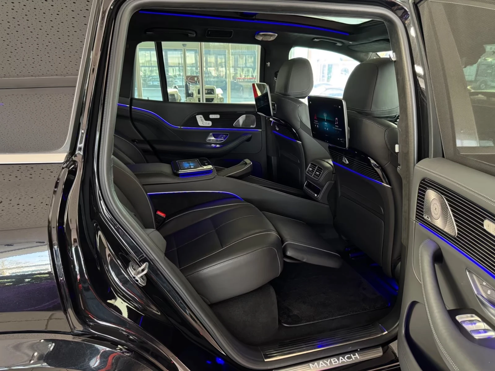 Mercedes-Benz GLS 600 Maybach, снимка 8 - Автомобили и джипове - 54299611