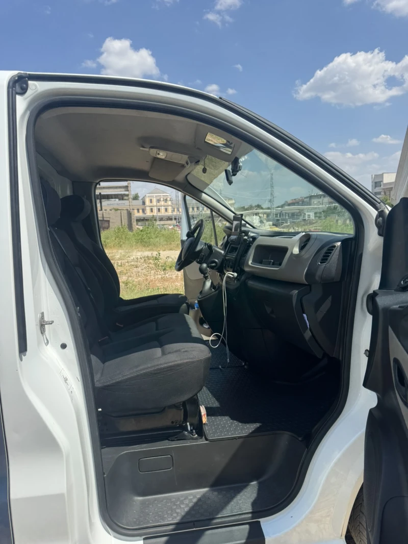 Renault Trafic 1.6 dci MAXI, снимка 11 - Бусове и автобуси - 52293544