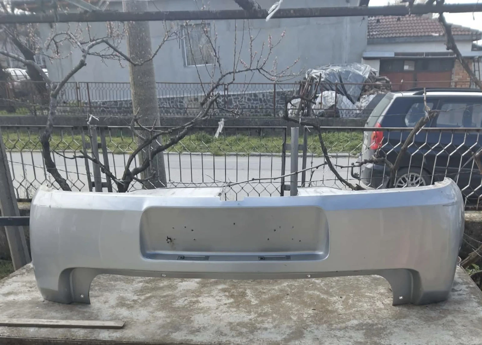 Задна броня