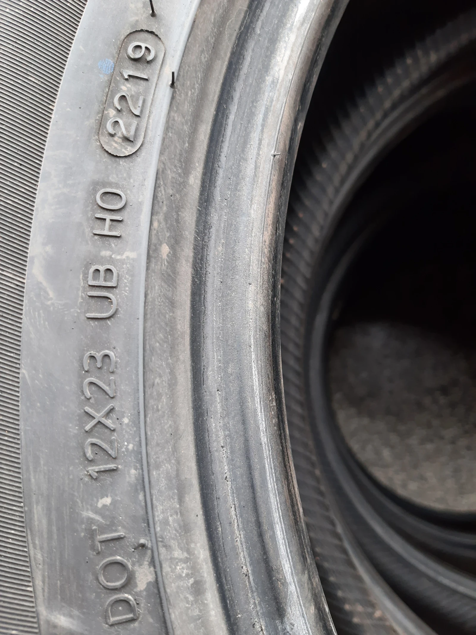 Гуми Летни 235/50R19, снимка 3 - Гуми и джанти - 54080439