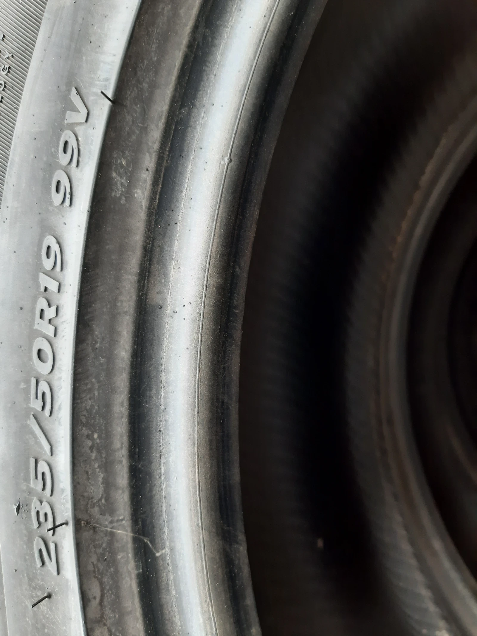 Гуми Летни 235/50R19, снимка 2 - Гуми и джанти - 54080439