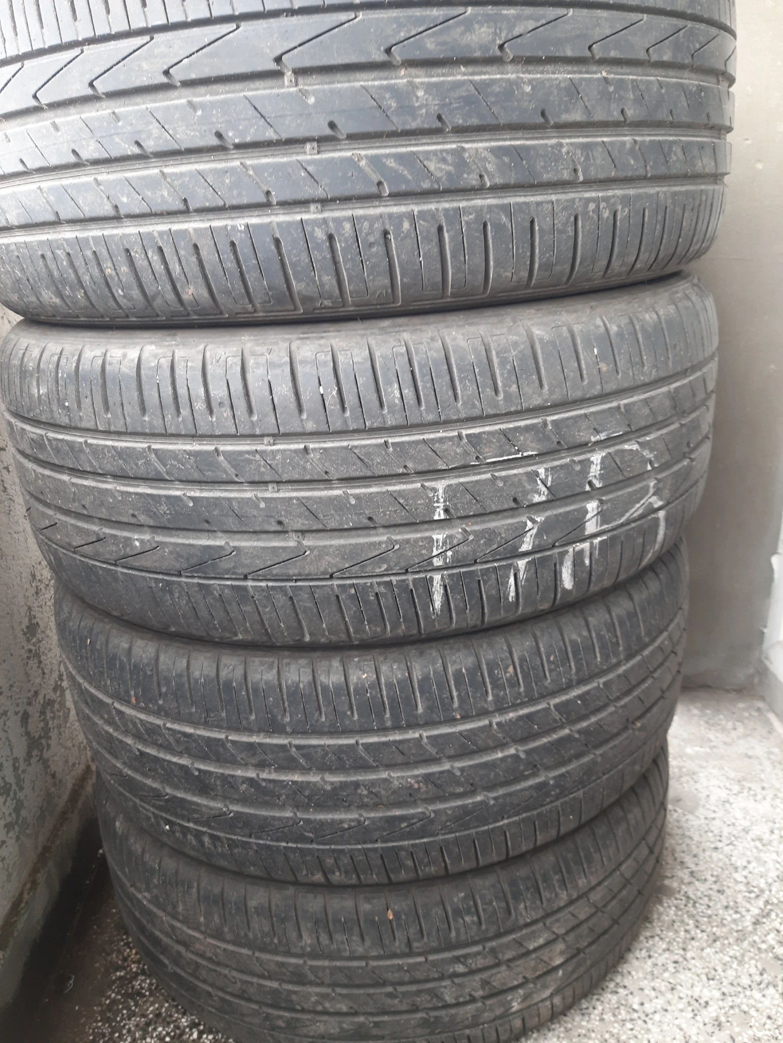 Гуми Летни 235/50R19, снимка 5 - Гуми и джанти - 54080439