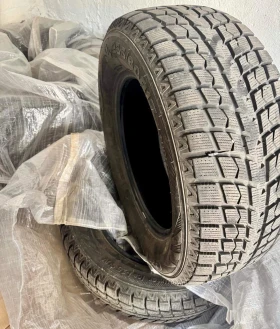 Гуми Зимни 255/60R17, снимка 2 - Гуми и джанти - 47879526