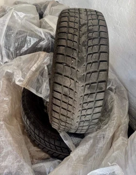 Гуми Зимни 255/60R17, снимка 1 - Гуми и джанти - 47879526