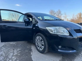 Toyota Auris Автоматик, снимка 2