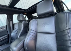 Chrysler 300c SRT 6.4 V8 * БЕЗ ИНЦИДЕНТИ * ПАНОРАМА * CARFAX * , снимка 9
