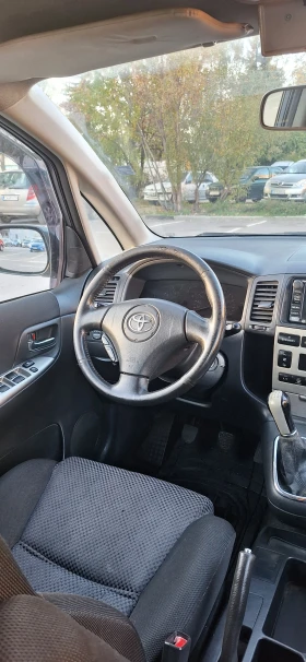 Toyota Corolla verso, снимка 6