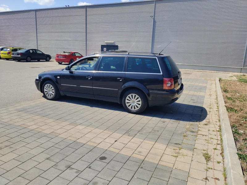 VW Passat 1.6, снимка 4 - Автомобили и джипове - 47812898