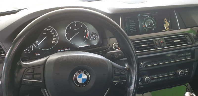 BMW 520 x-drive, снимка 9 - Автомобили и джипове - 49535699