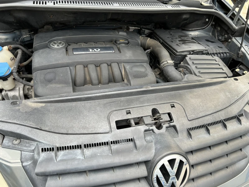 VW Touran, снимка 4 - Автомобили и джипове - 49483260