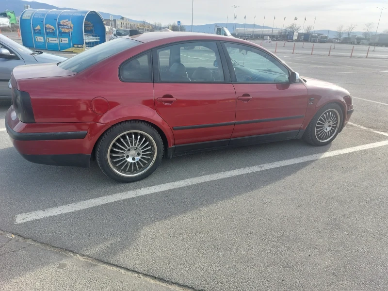 VW Passat, снимка 4 - Автомобили и джипове - 49506729