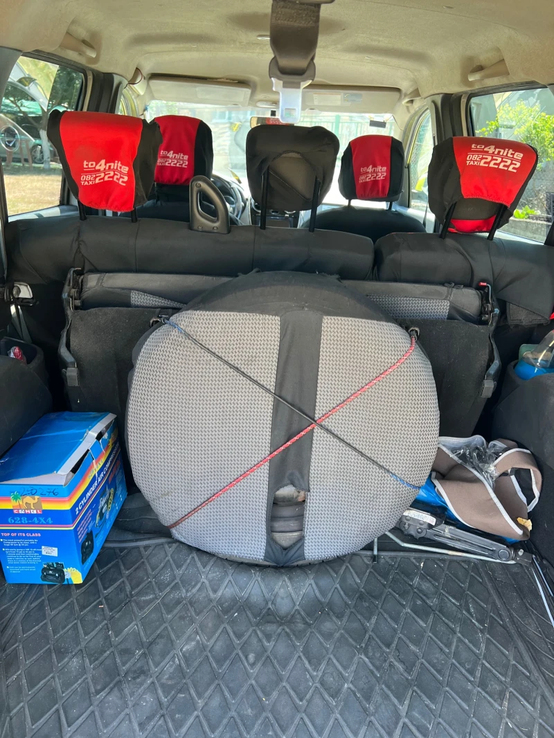 Dacia Lodgy 1.2tce, снимка 11 - Автомобили и джипове - 51958662