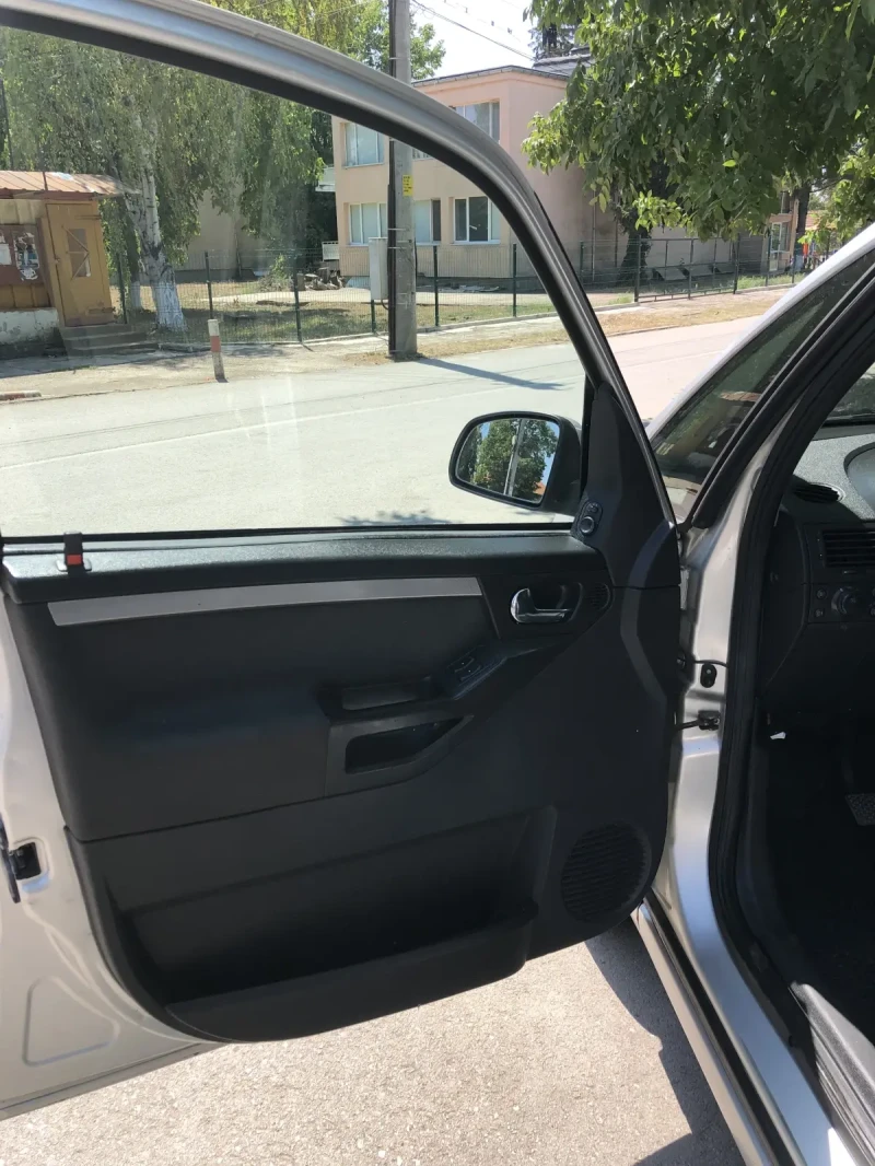 Opel Meriva 1.6i газ бензин, снимка 13 - Автомобили и джипове - 52636343