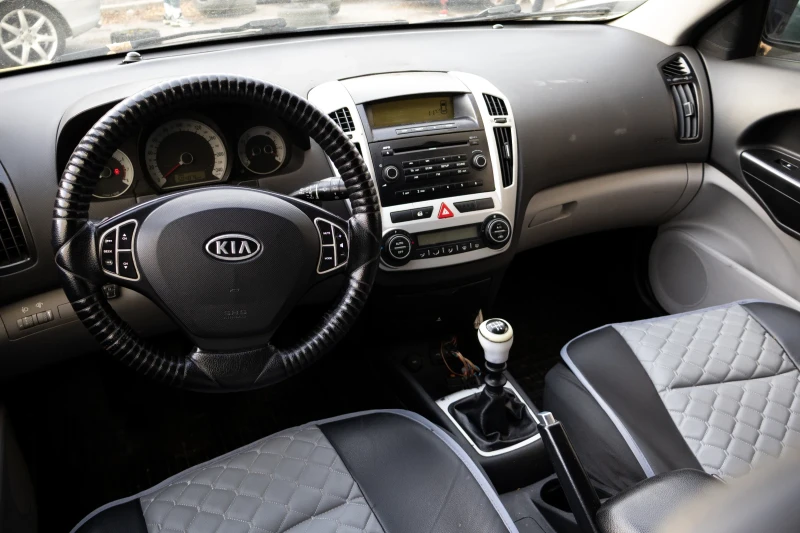 Kia Ceed, снимка 7 - Автомобили и джипове - 52554524