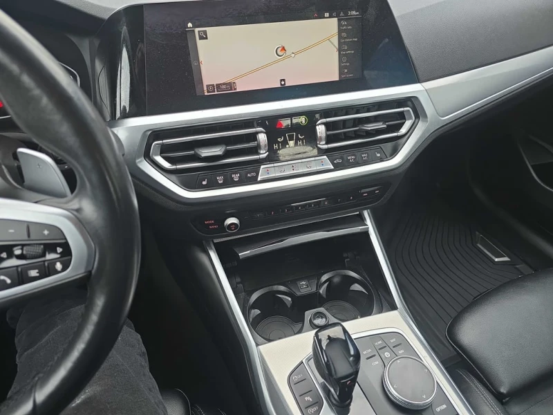 BMW 330 i xDrive 2021 * CARFAX * БЕЗ ПЪРВОНАЧАЛНА ВНОСКА, снимка 9 - Автомобили и джипове - 52830639