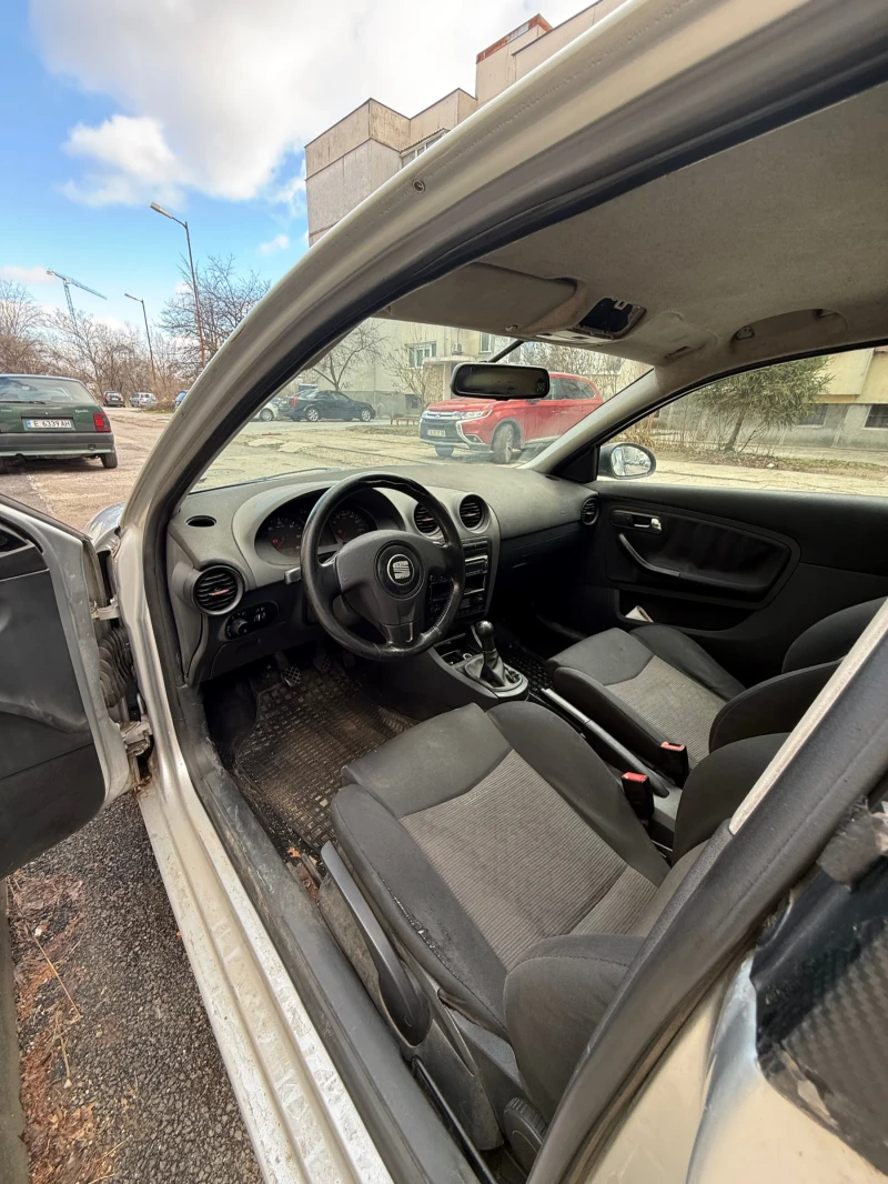 Seat Ibiza, снимка 11 - Автомобили и джипове - 53524662