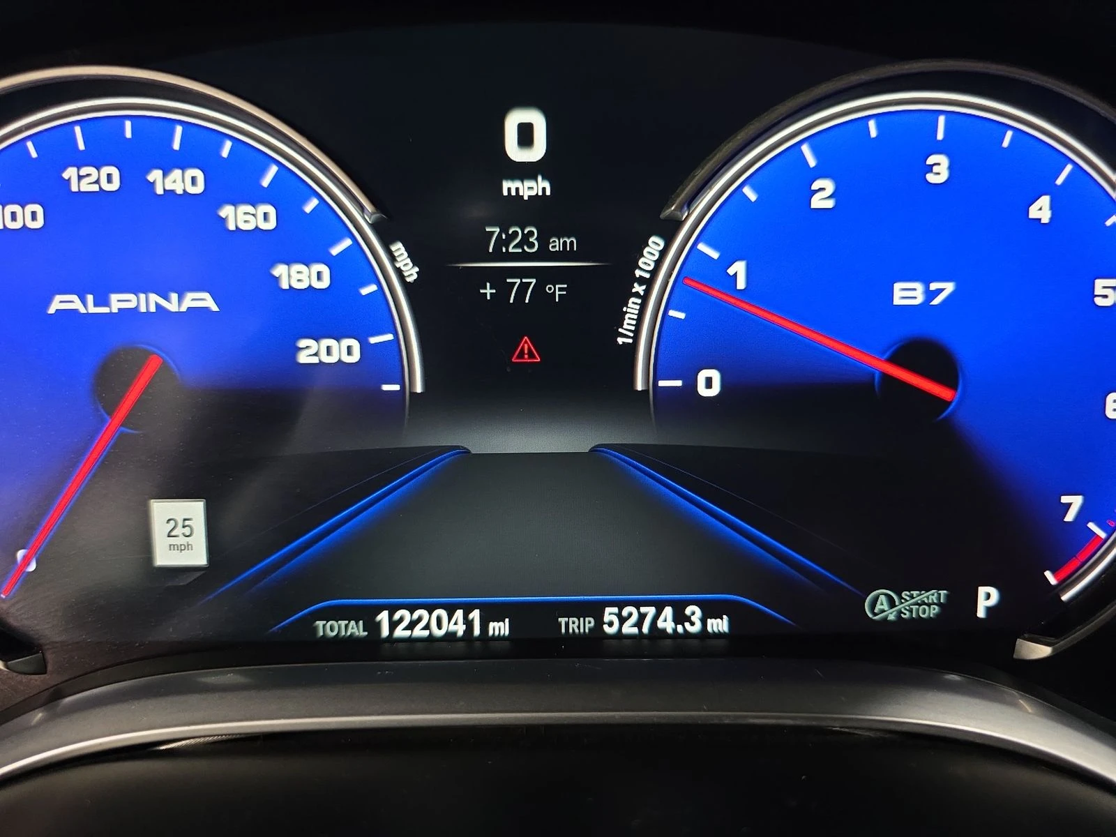 BMW 750 M* SPORT* XDRIVE* ХЕДЪП* ДИСТРОНИК* ОБДУХВАНЕ* МАС - изображение 10