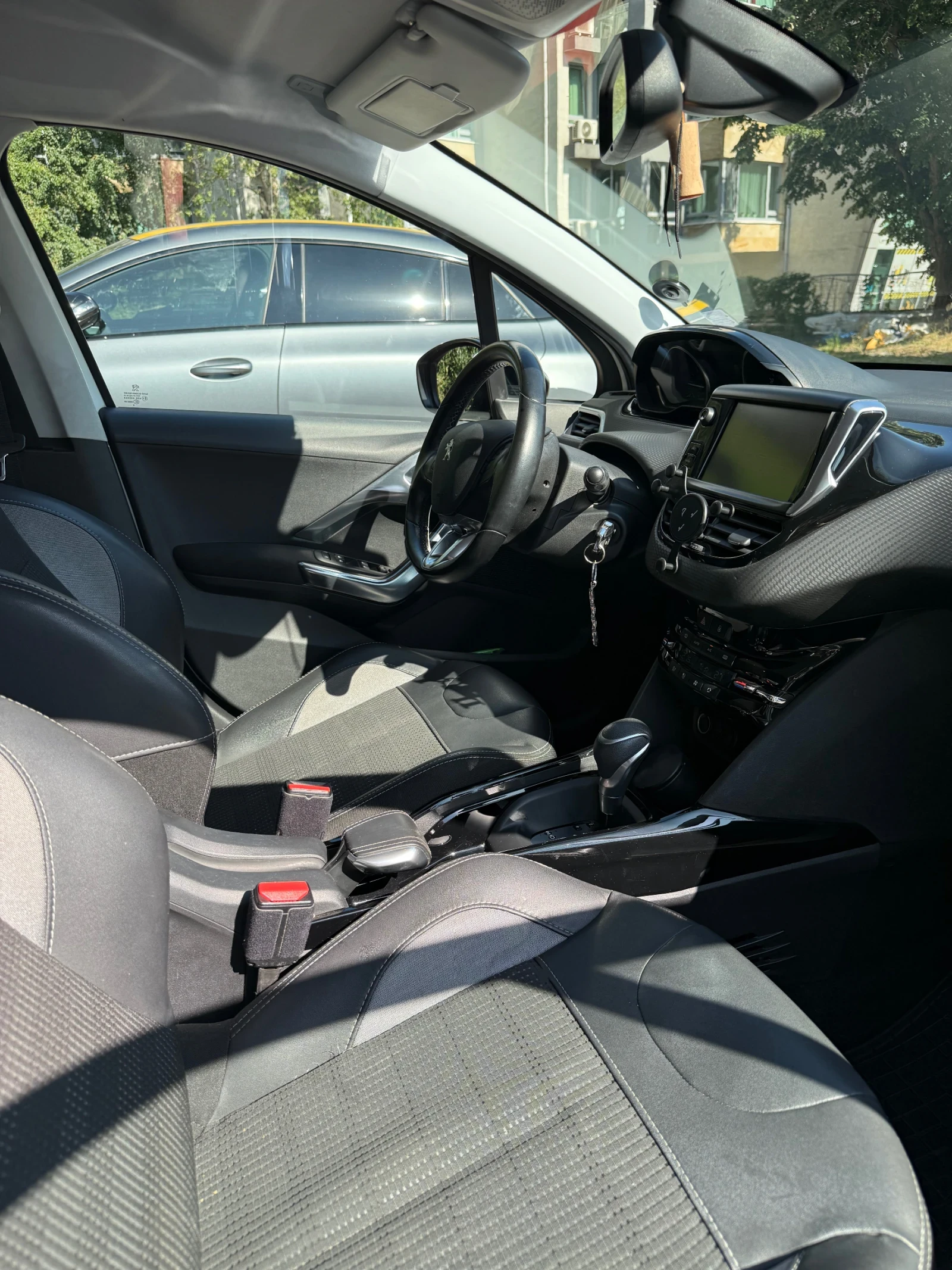 Peugeot 2008 1.2 turbo - изображение 8