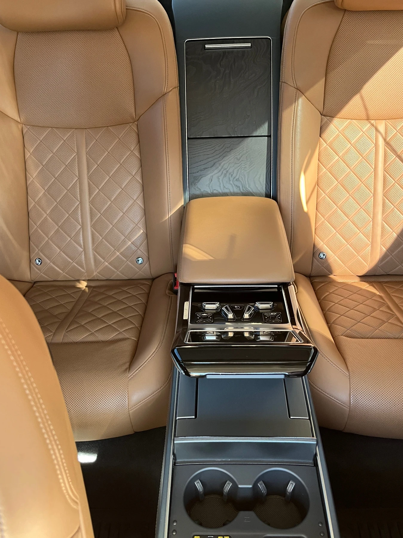 Audi A8 Audi A8L 60TFSIe quattro PLUG-IN  | Mobile.bg � ����������� 12