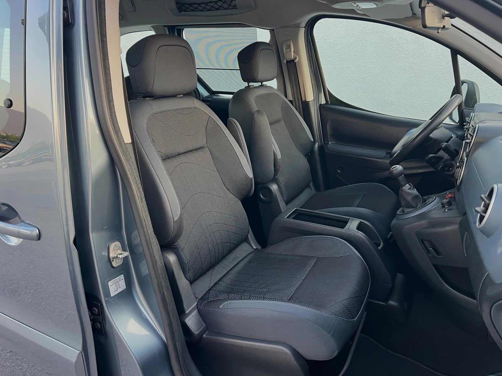Peugeot Partner 1.6HDi Пътнически 186000км 186000км 186000км - изображение 10