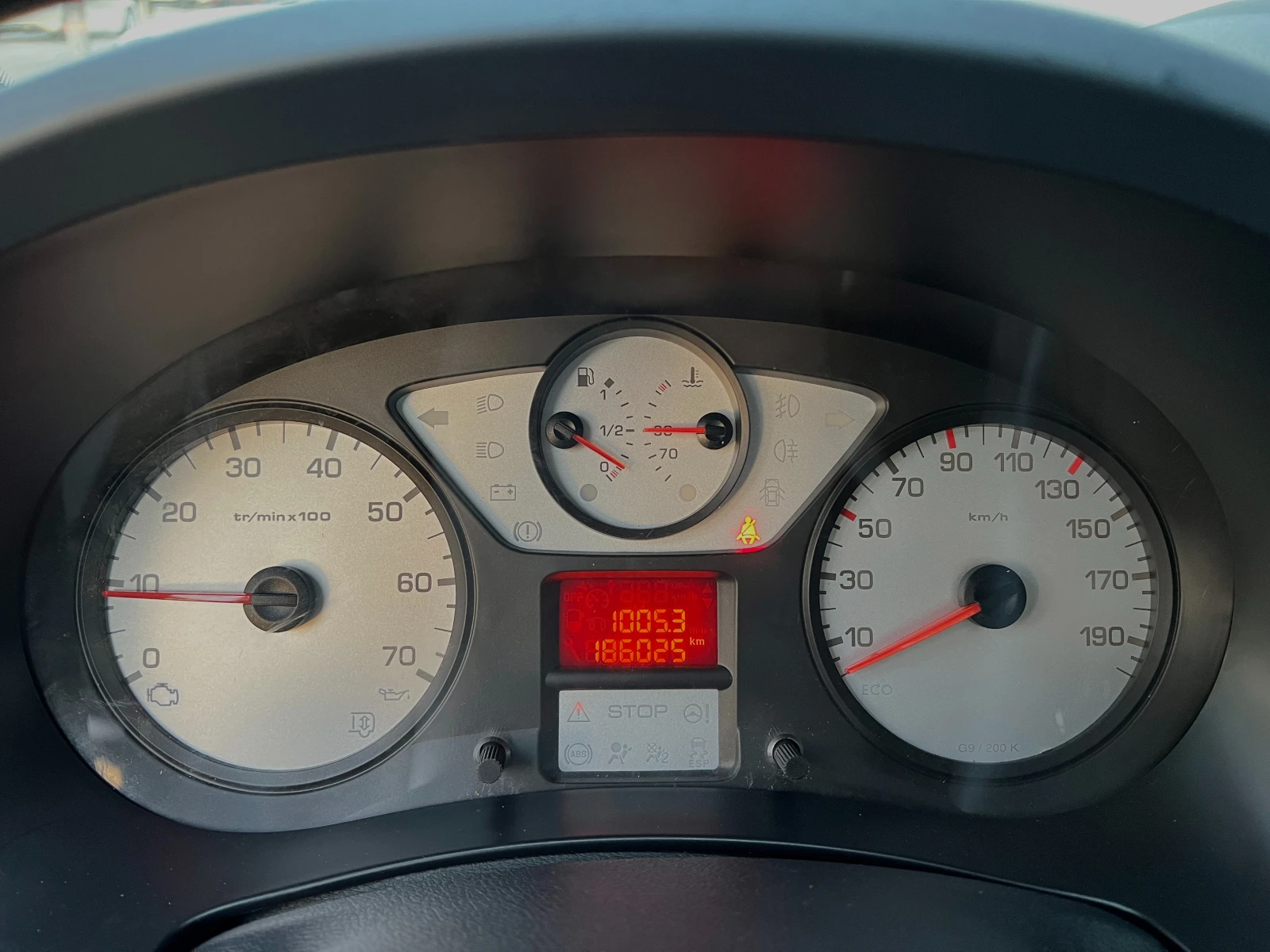 Peugeot Partner 1.6HDi  186000 186000 186000 | Mobile.bg   17