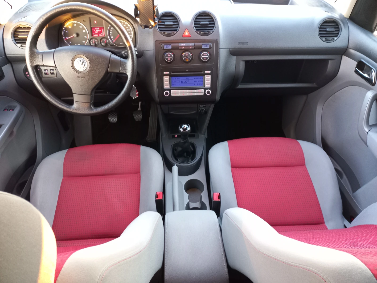 VW Caddy Метан 2. 0i 109 p. s Life Eco Fuel - изображение 10
