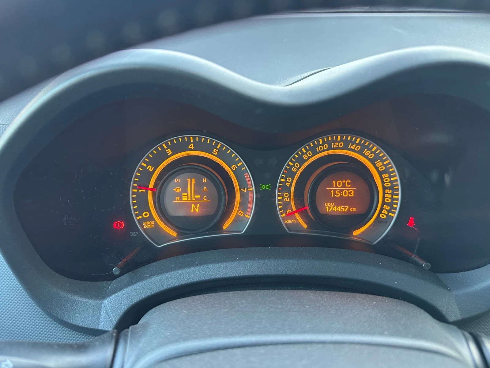 Toyota Auris Автоматик, снимка 16 - Автомобили и джипове - 53749418