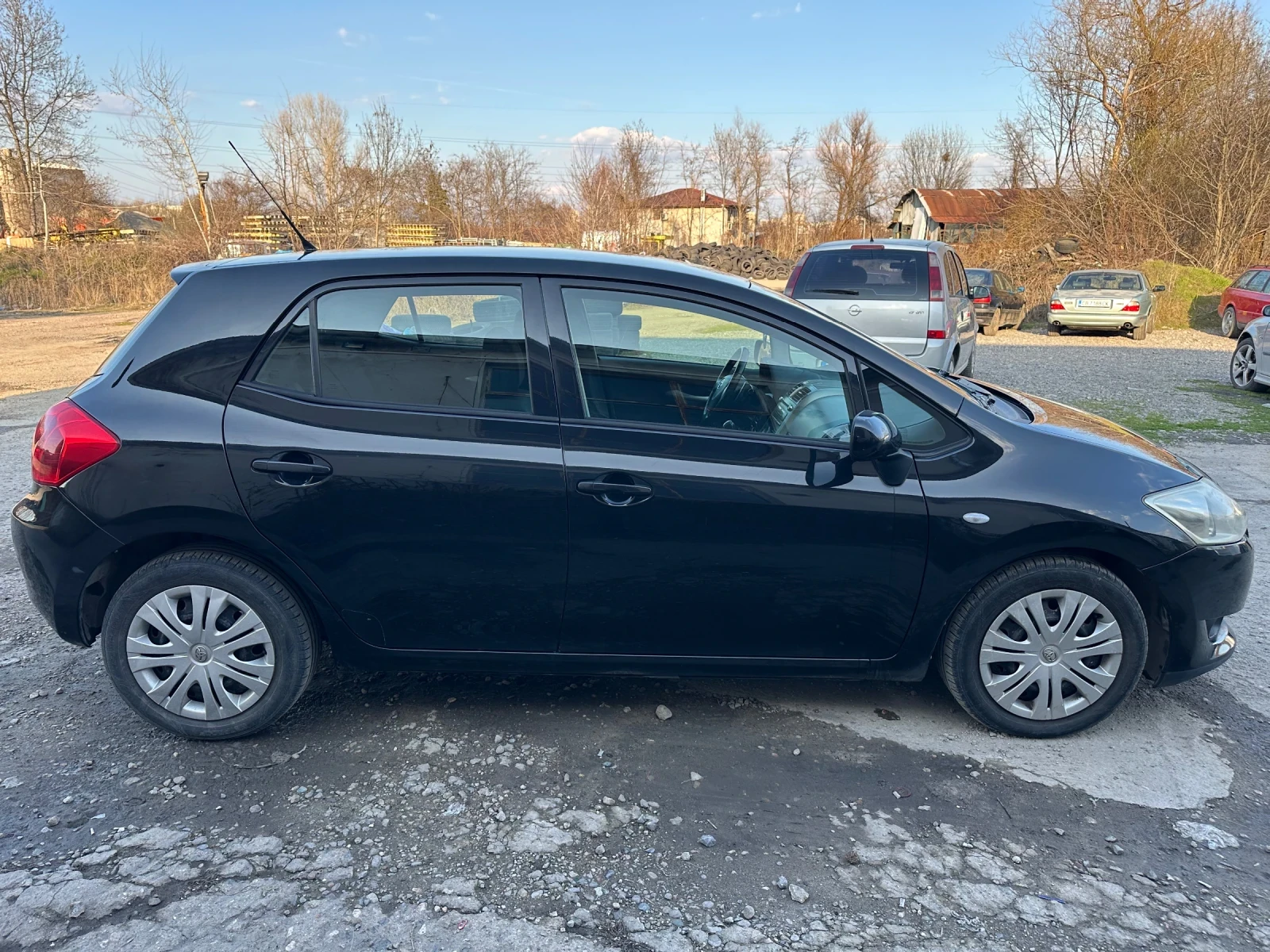 Toyota Auris Автоматик - изображение 8