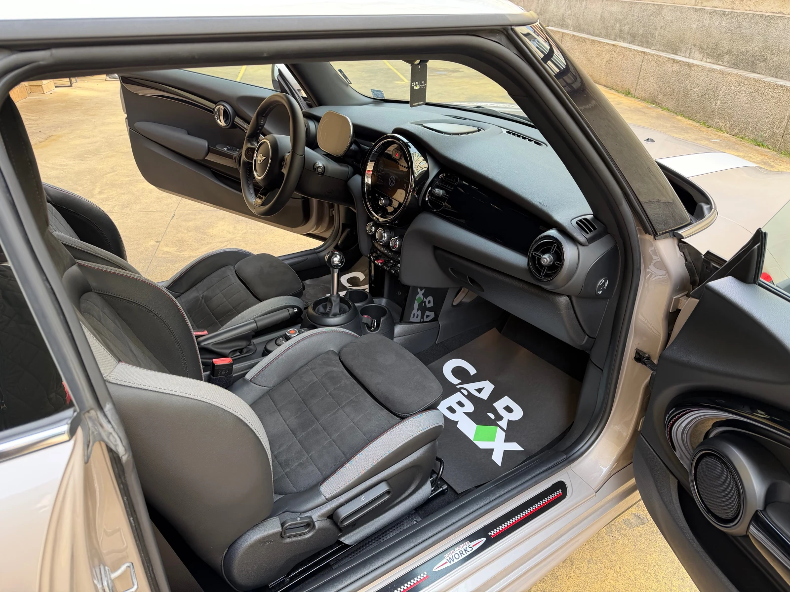 Mini John Cooper Works, снимка 12 - Автомобили и джипове - 53757775