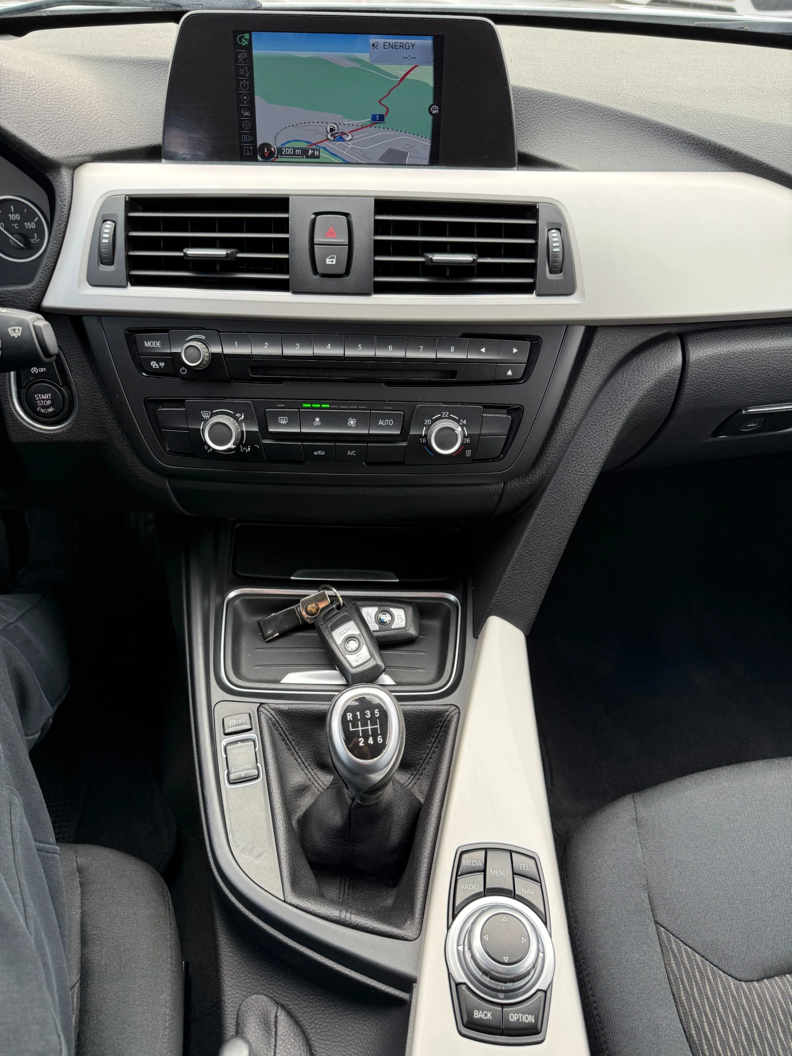 BMW 318 2.0D-143к.с-навигация-климатроник-ел бага, снимка 17 - Автомобили и джипове - 53999831