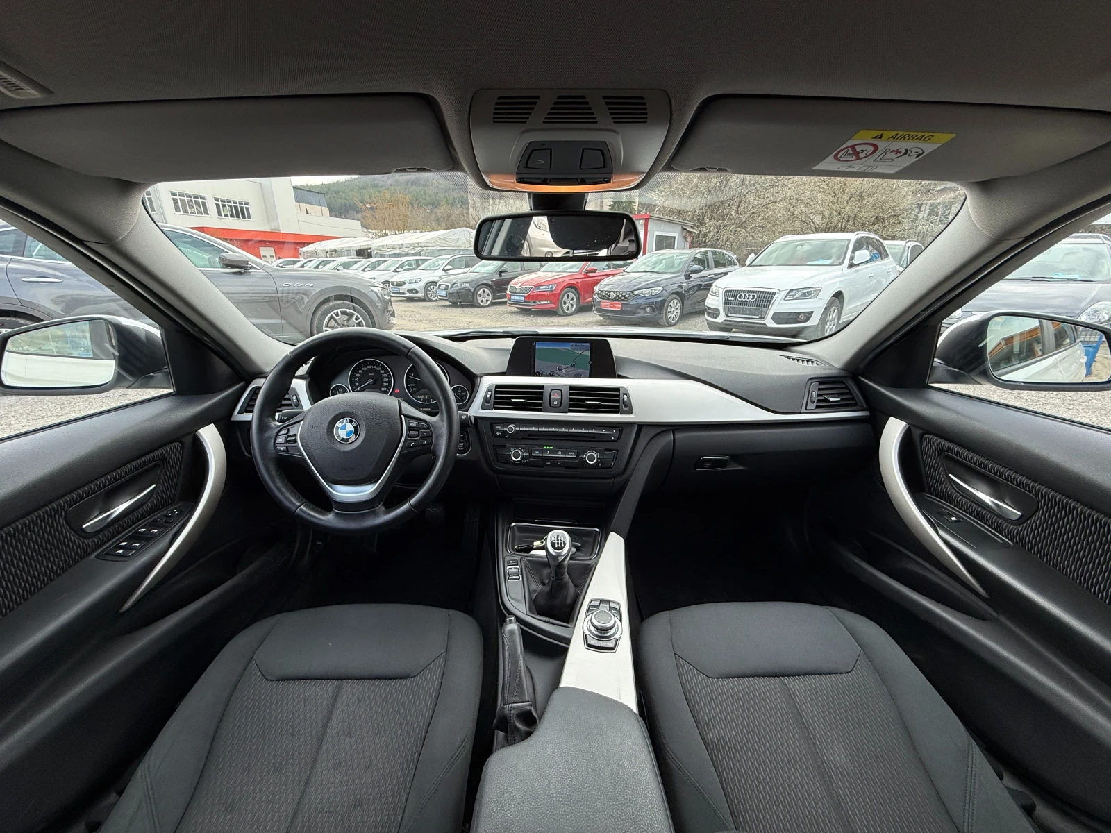 BMW 318 2.0D-143к.с-навигация-климатроник-ел бага, снимка 16 - Автомобили и джипове - 53999831