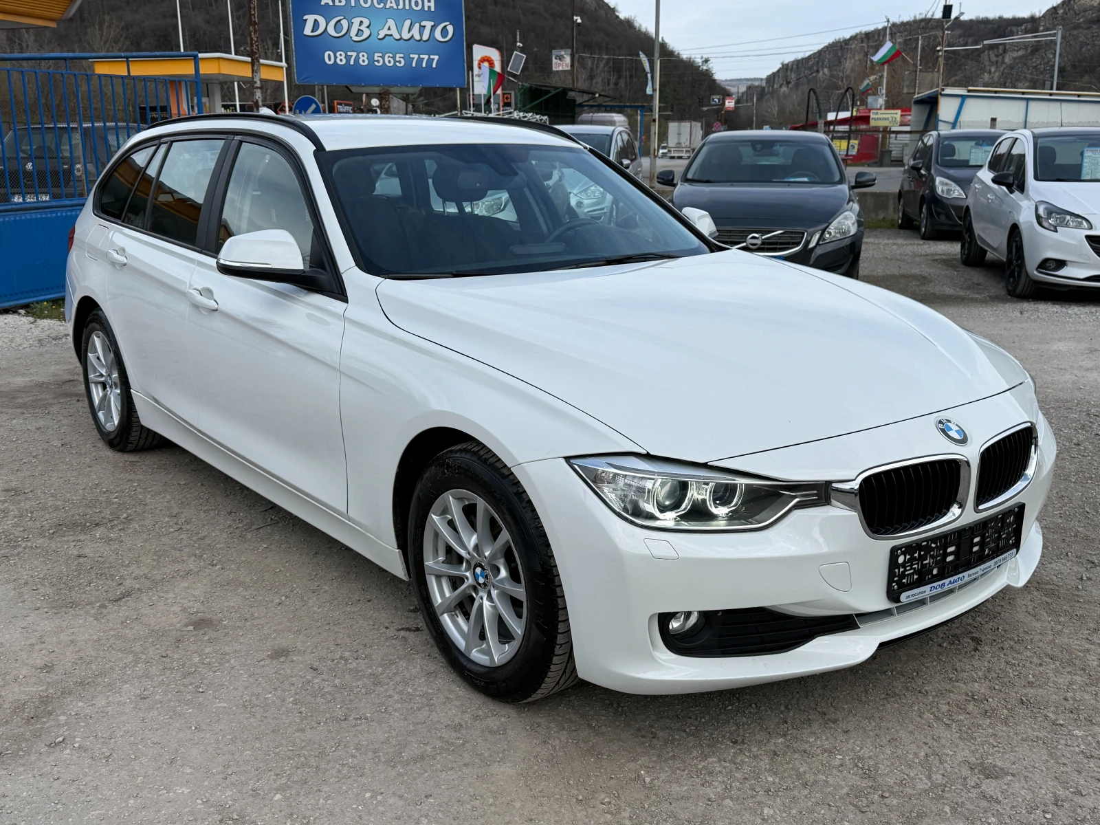BMW 318 2.0D-143к.с-навигация-климатроник-ел бага, снимка 8 - Автомобили и джипове - 53999831