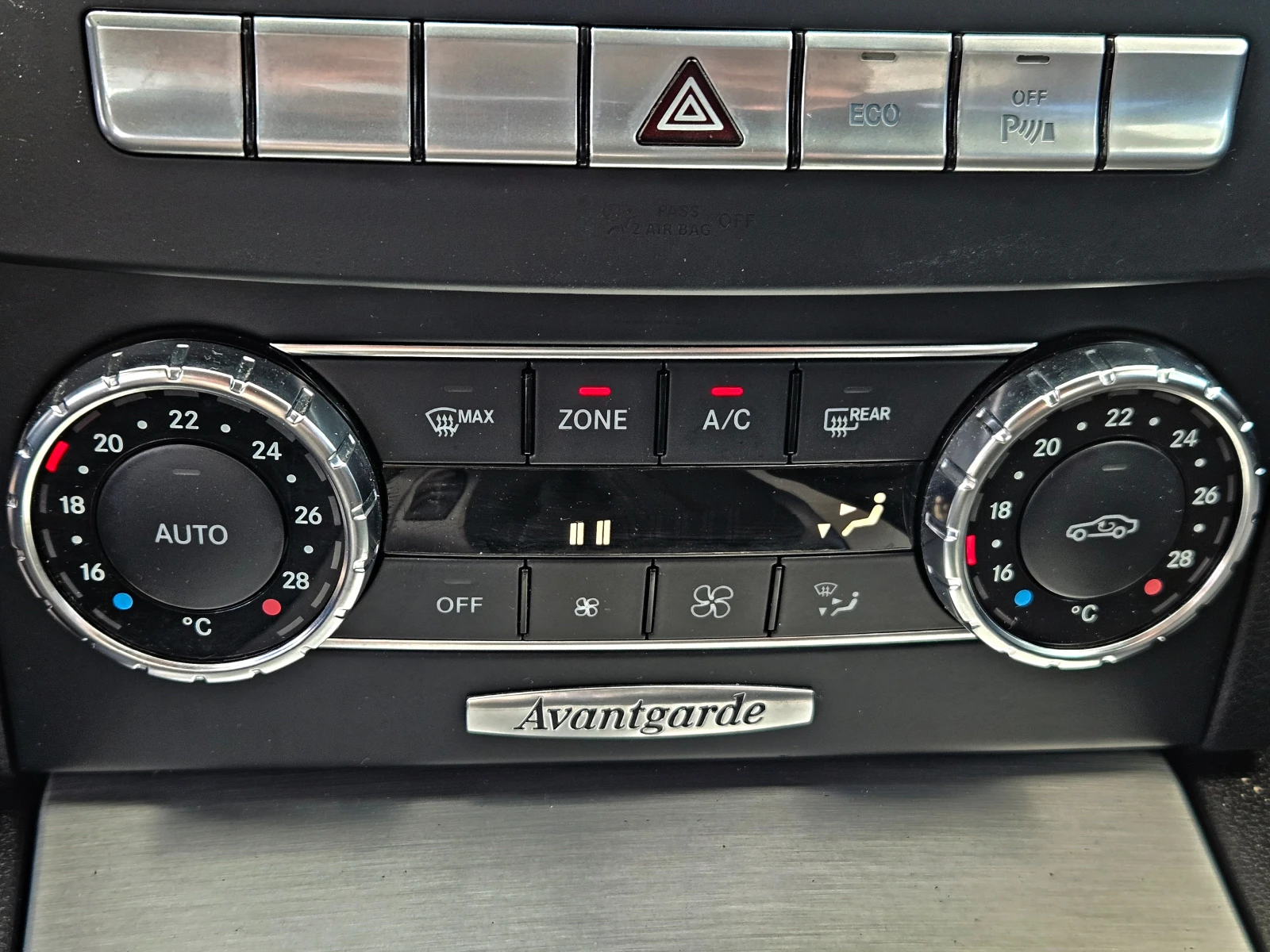 Mercedes-Benz C 220 AMG/AVANTGARDE/FACE/GERMANY/7G-TRON/ADAPT LIGHT/LI, снимка 13 - Автомобили и джипове - 54125996