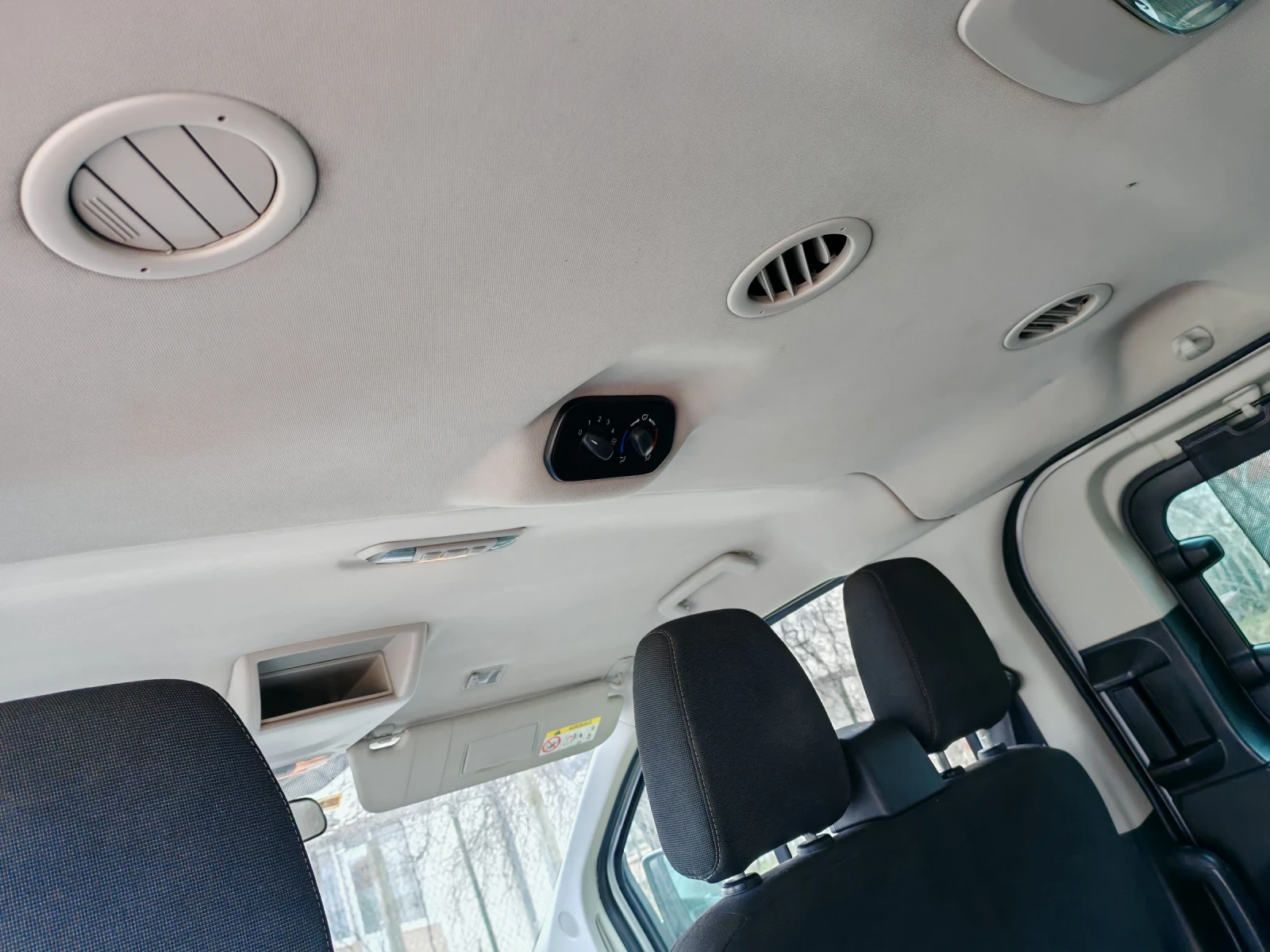 Ford Transit Custom 2.2, снимка 9 - Автомобили и джипове - 54217982