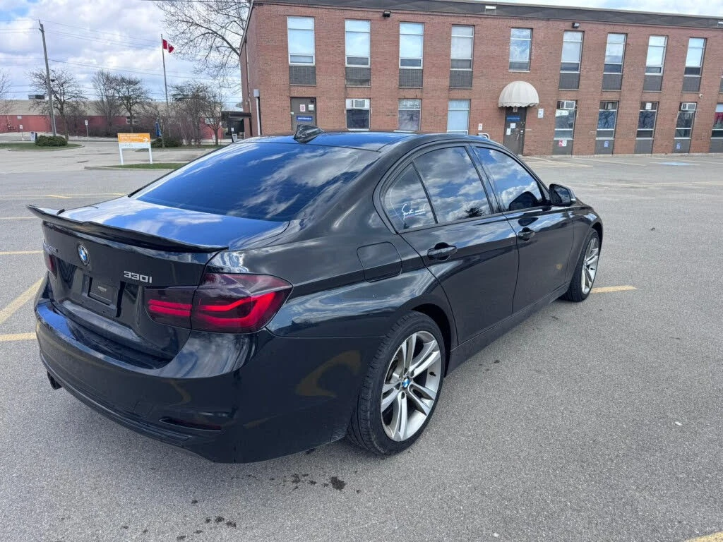 BMW 330 xDRIVE* АвтоКредит* (ЦЕНА ДО БГ), снимка 3 - Автомобили и джипове - 54219024