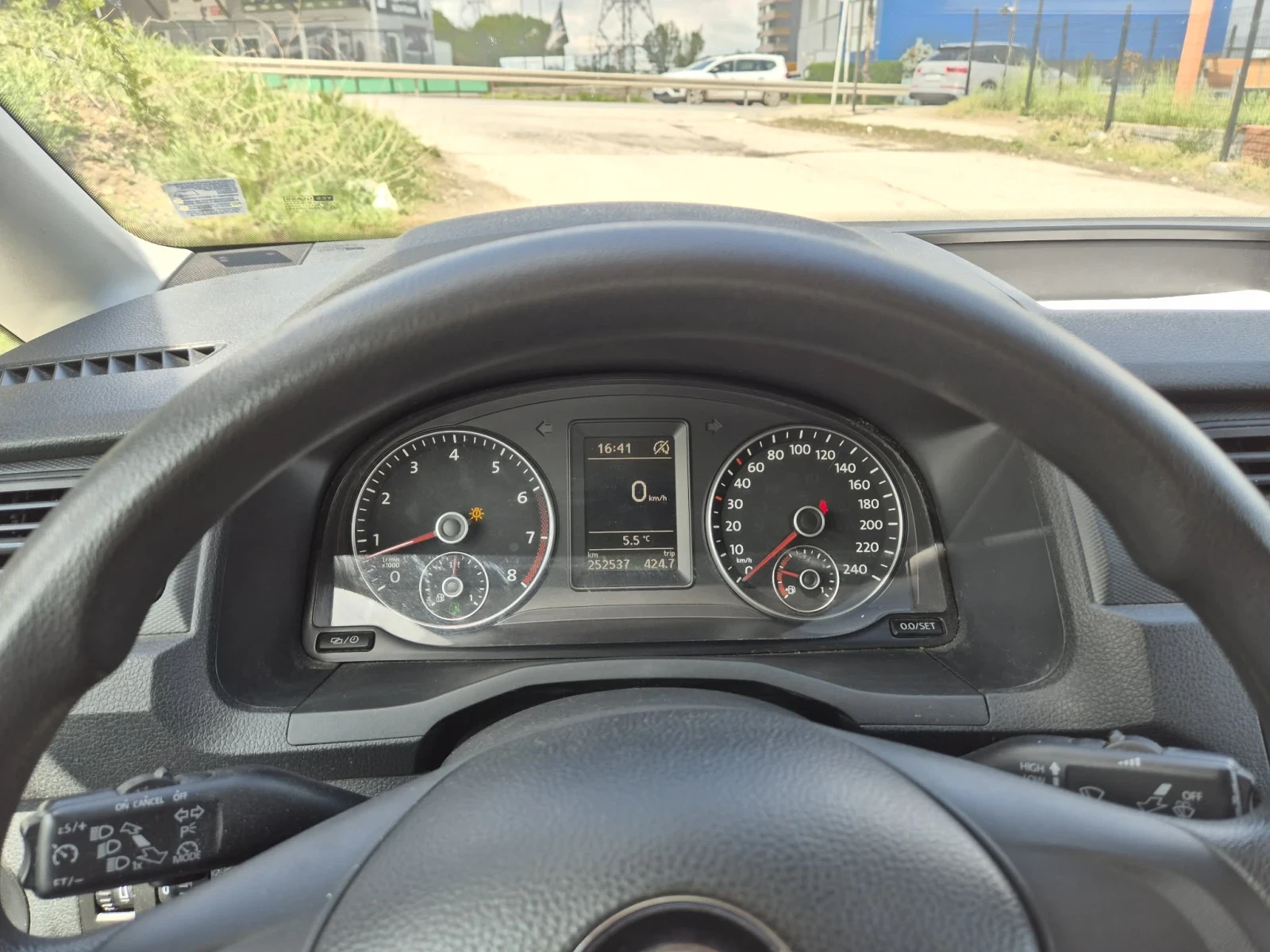 VW Caddy Maxi, снимка 11 - Автомобили и джипове - 54398220