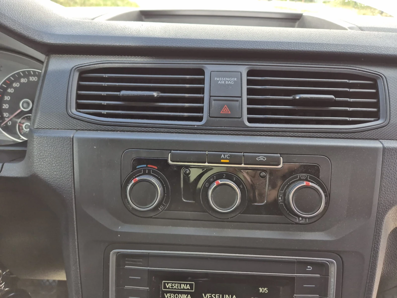 VW Caddy Maxi, снимка 7 - Автомобили и джипове - 54398220