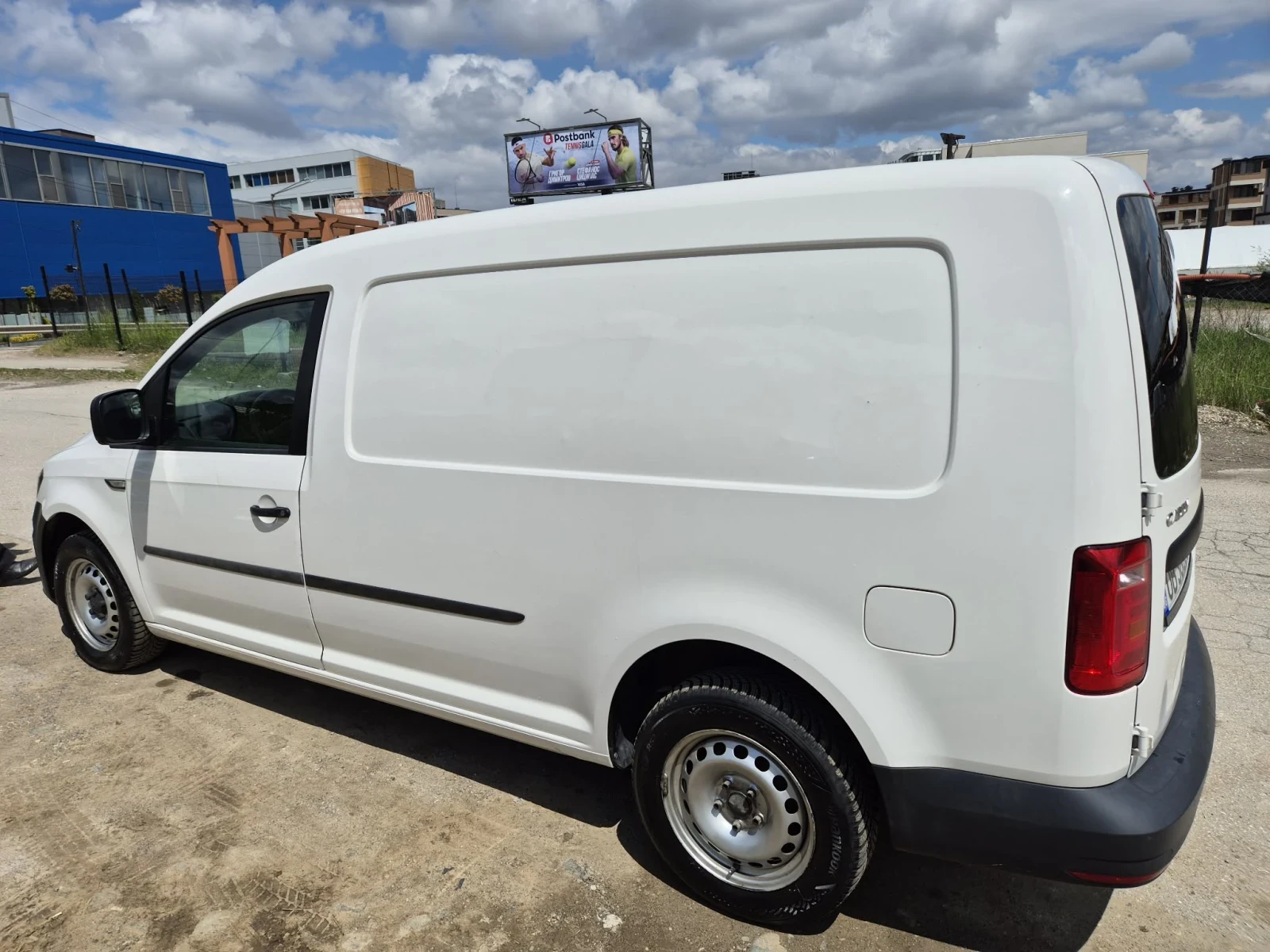 VW Caddy Maxi, снимка 17 - Автомобили и джипове - 54398220