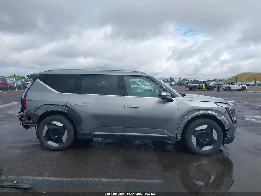 Kia EV9 Wind, снимка 13 - Автомобили и джипове - 54460452