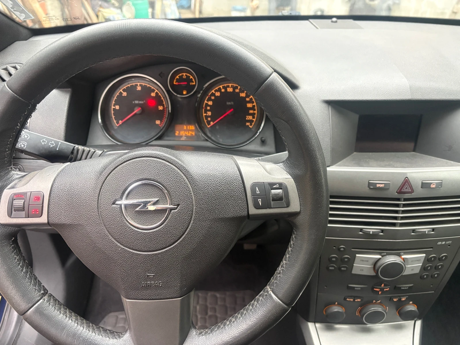 Opel Astra 1.7 CDTI, снимка 8 - Автомобили и джипове - 54496274