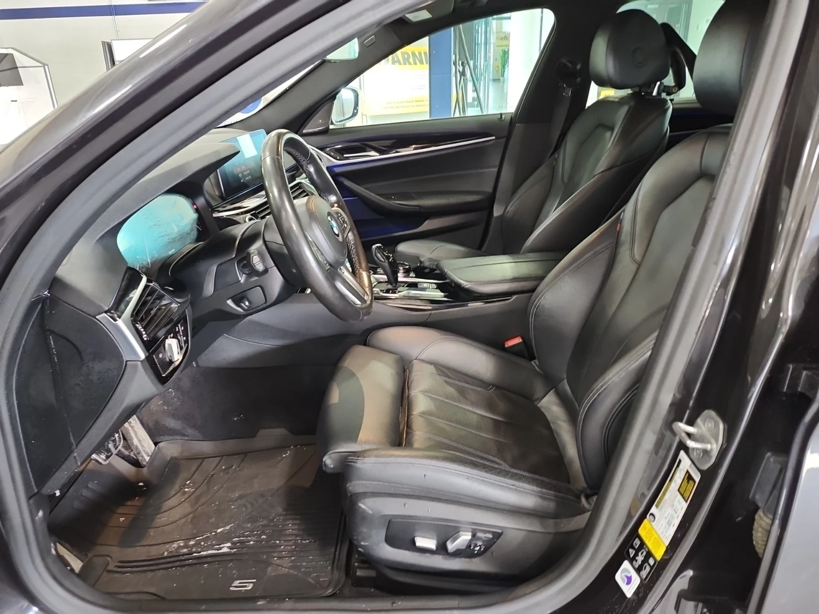 BMW 530 M ПАКЕТ * HEAD UP * SOFT CLOSE * CARFAX * 2019 * , снимка 5 - Автомобили и джипове - 54716519