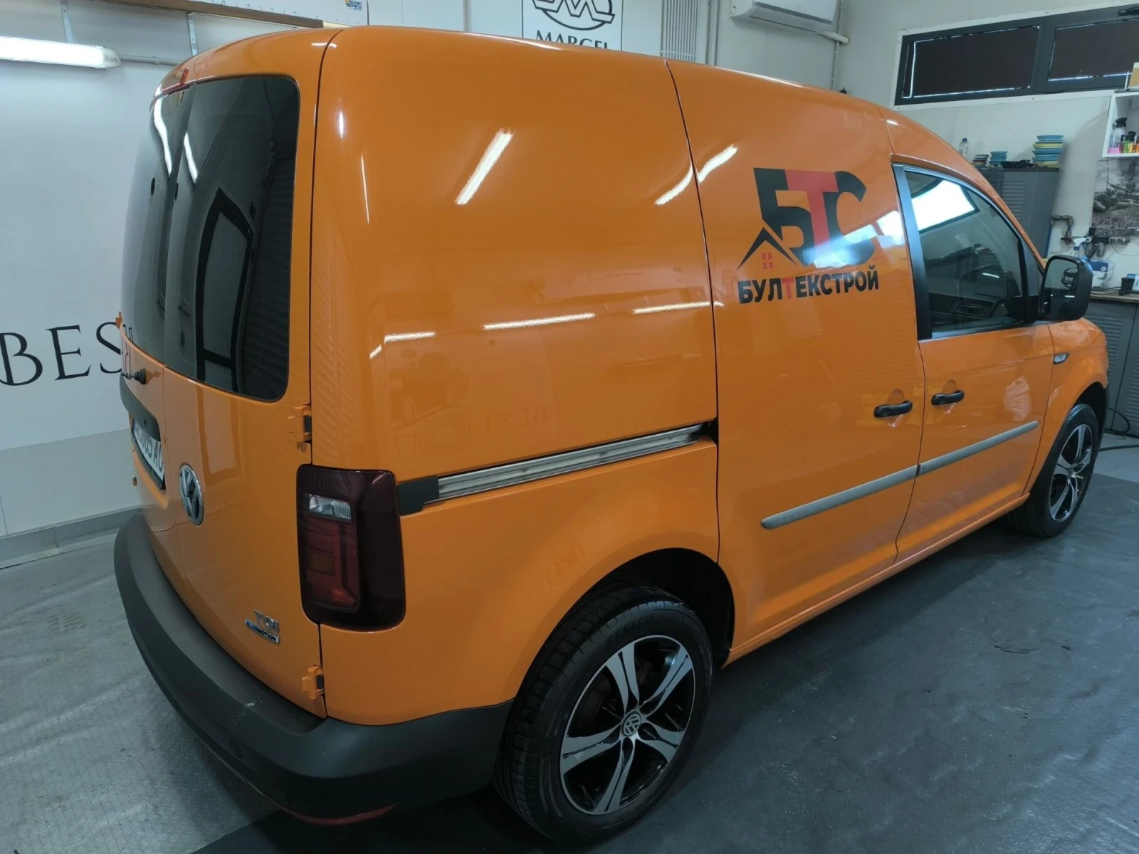 VW Caddy 2017г* метан* Обслужено* каско* навигация, снимка 2 - Автомобили и джипове - 54731951