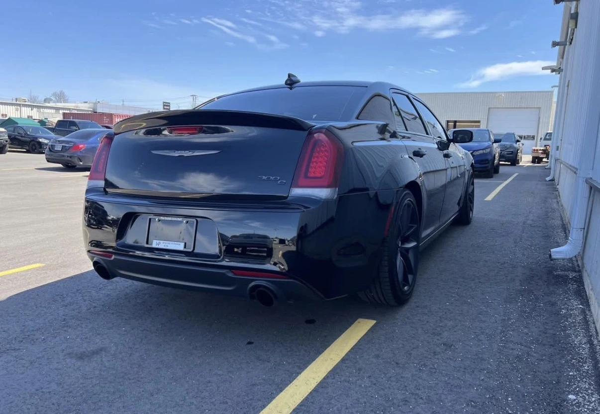 Chrysler 300c SRT 6.4 V8 * БЕЗ ИНЦИДЕНТИ * ПАНОРАМА * CARFAX * , снимка 2 - Автомобили и джипове - 54794633