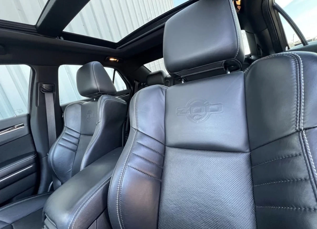 Chrysler 300c SRT 6.4 V8 * БЕЗ ИНЦИДЕНТИ * ПАНОРАМА * CARFAX * , снимка 9 - Автомобили и джипове - 54794633