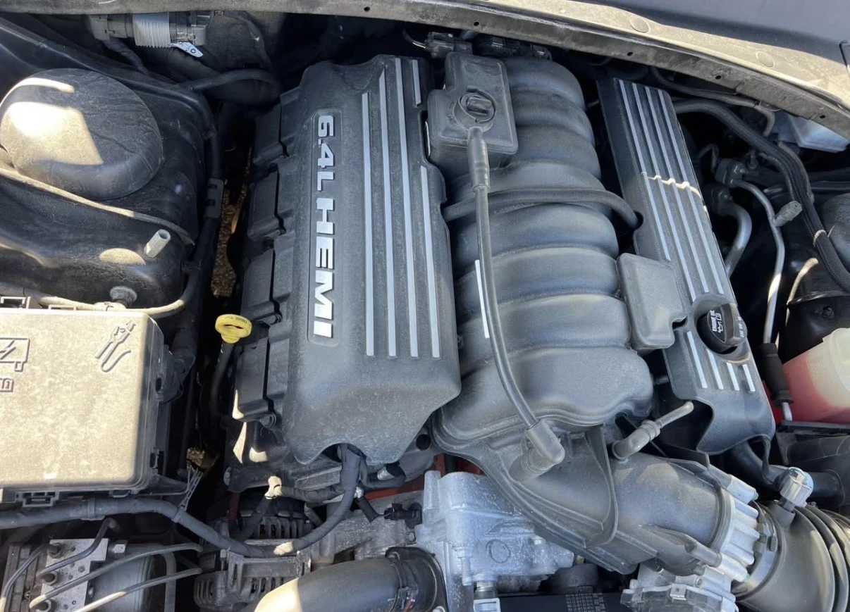 Chrysler 300c SRT 6.4 V8 * БЕЗ ИНЦИДЕНТИ * ПАНОРАМА * CARFAX * , снимка 12 - Автомобили и джипове - 54794633