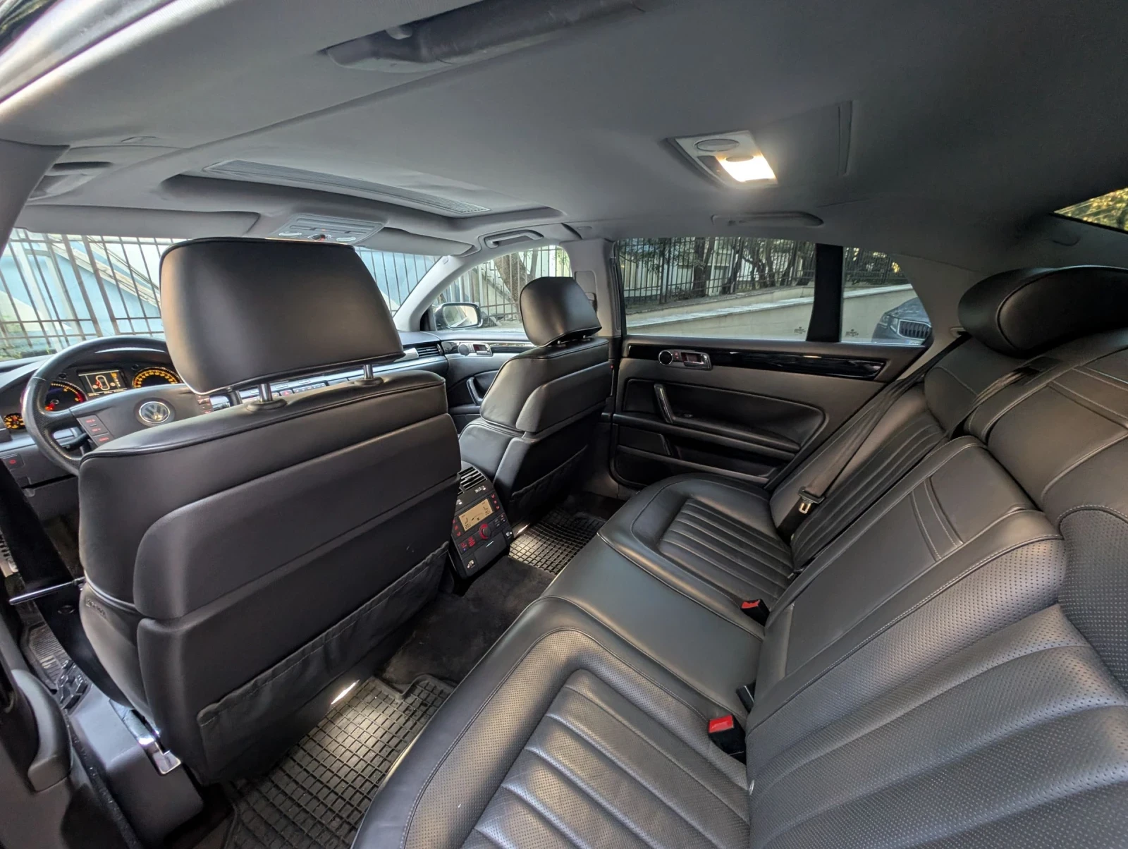 VW Phaeton 3.0 TDI, снимка 10 - Автомобили и джипове - 54856200