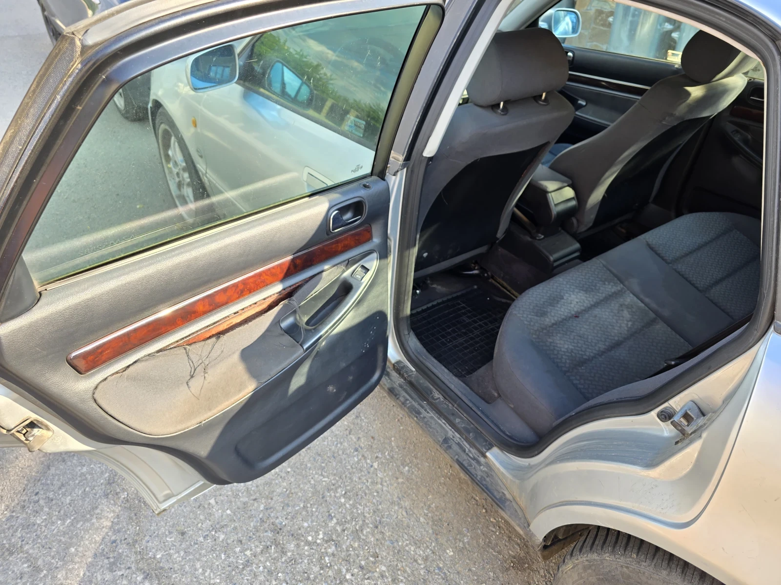 Audi A4 1.8T Quattro , снимка 7 - Автомобили и джипове - 55631343