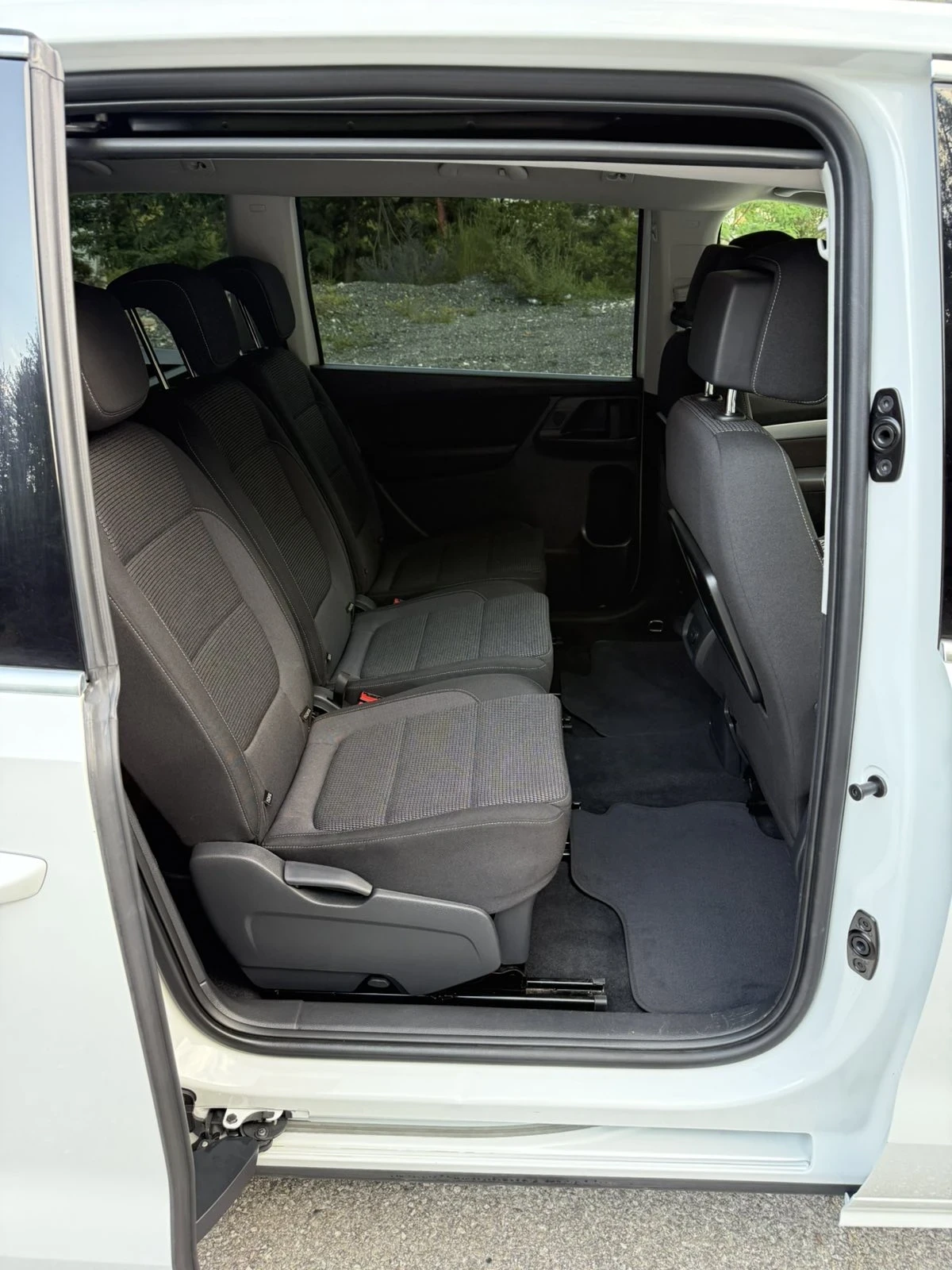 VW Sharan 2.0 TDI 150кс. Facelift, снимка 13 - Автомобили и джипове - 55661461
