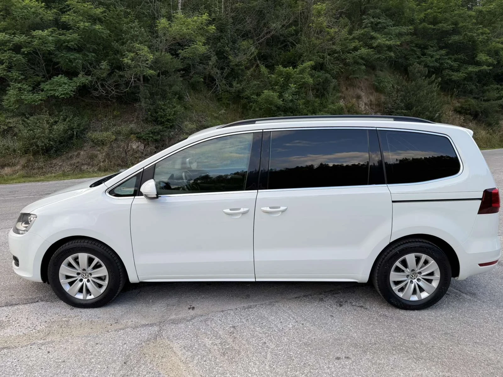 VW Sharan 2.0 TDI 150кс. Facelift, снимка 8 - Автомобили и джипове - 55661461