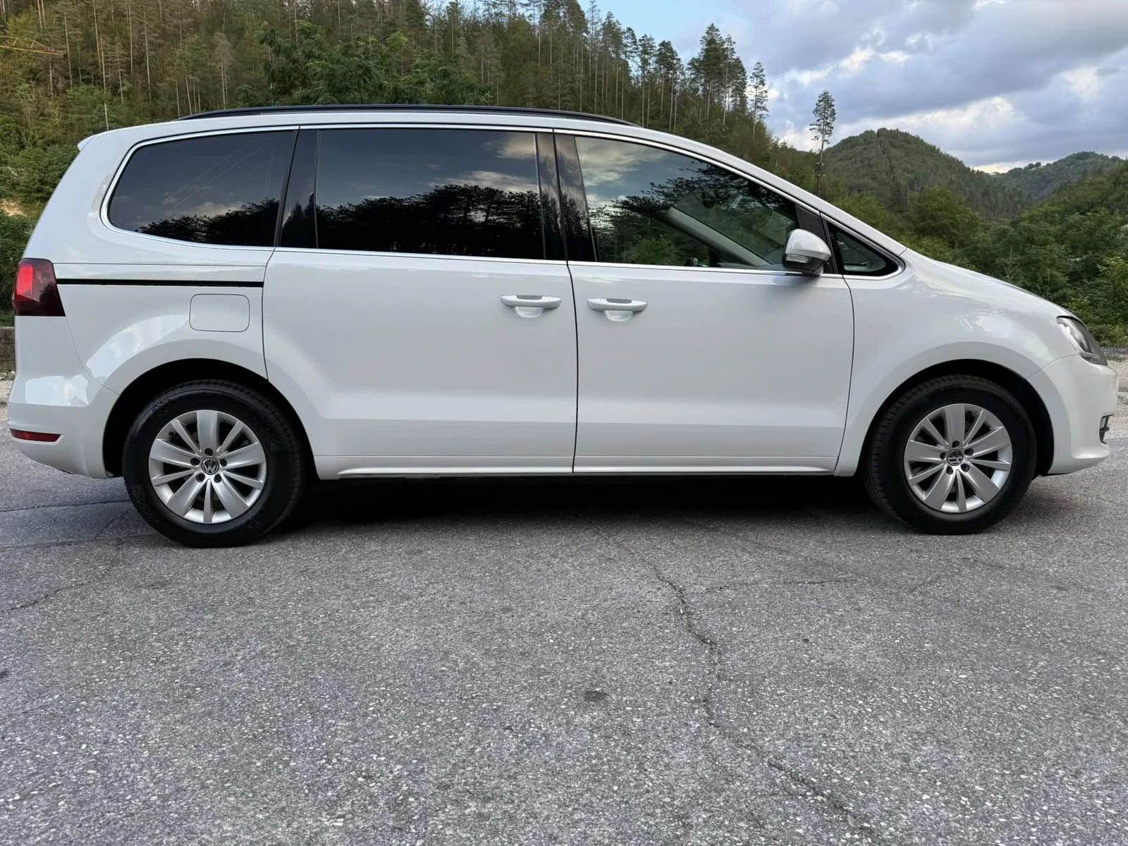 VW Sharan 2.0 TDI 150кс. Facelift, снимка 7 - Автомобили и джипове - 55661461